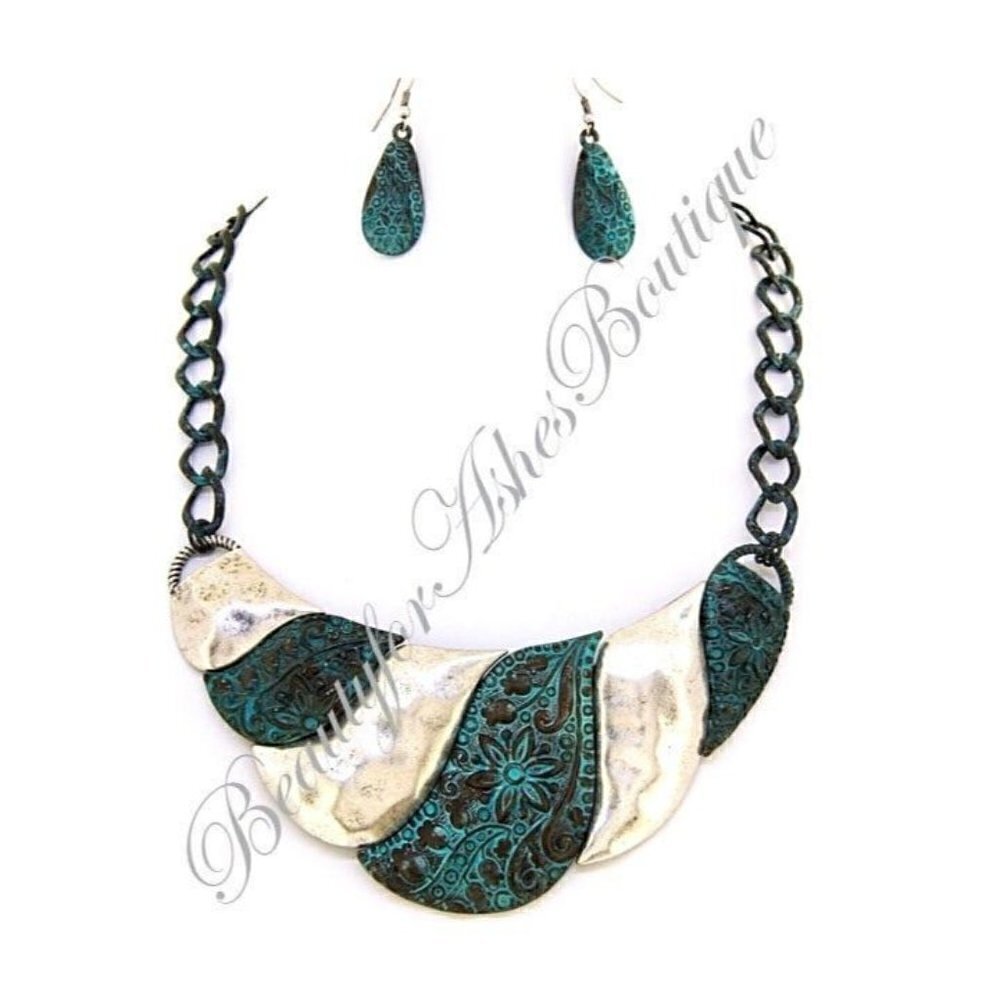 Patina Flower Floral Bib Silver Chunky Chain Necklace and Earrings Set